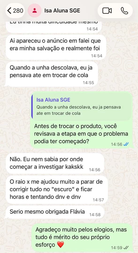 Print de conversa de WhatsApp com Isa, aluna do Soft Gel Express, sobre o que ela fazia quando a unha descolava.